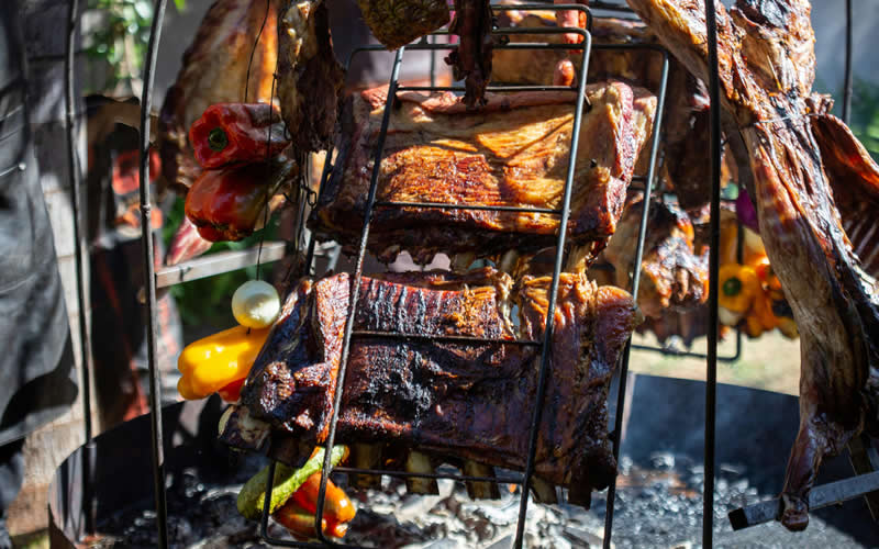 barbacoa-mexicano Barbacoa: o saboroso e tradicional churrasco mexicano. Conheça sua história, ingredientes e preparo autêntico que conquistaram o mundo